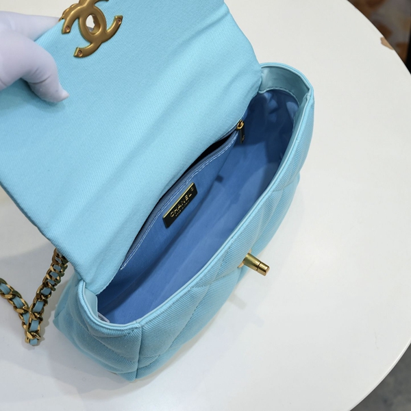 シャネルバッグ着用イメージ